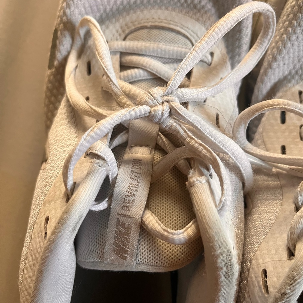 Nike White and Gray Athletic Sneakers - Picture 6 of 8